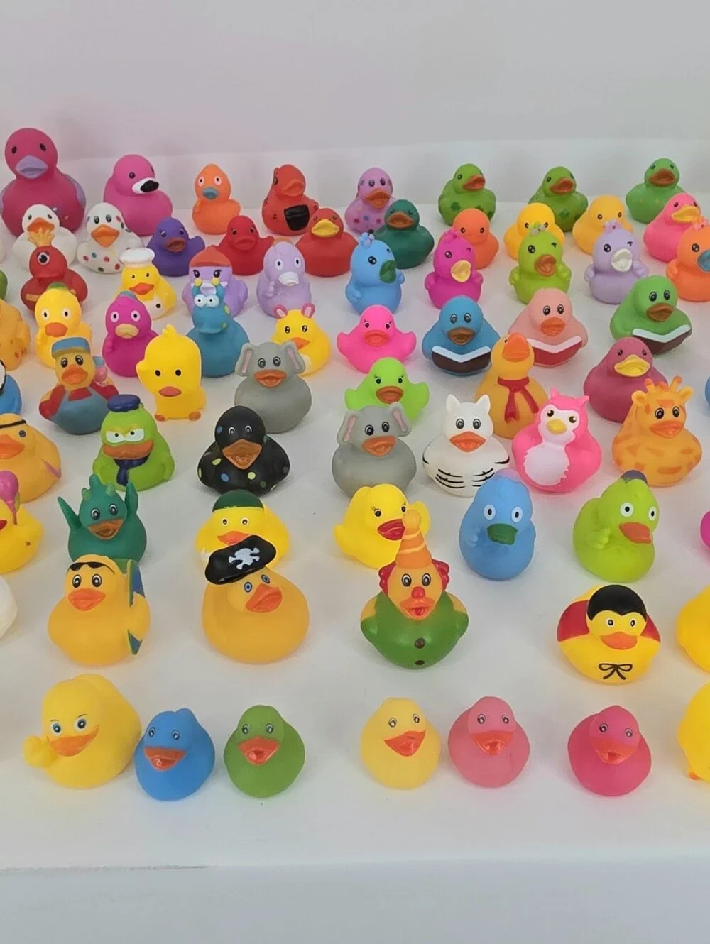 Lot of 116 Assorted Rubber Ducks Novelty Character Jeep Cruise Ducking